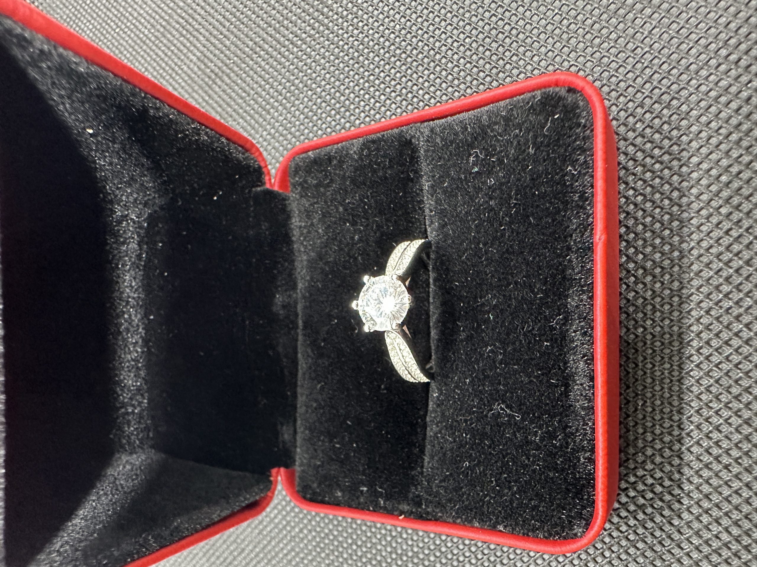 天然ダイヤモンド1.01ct Au750（せっかきょう）