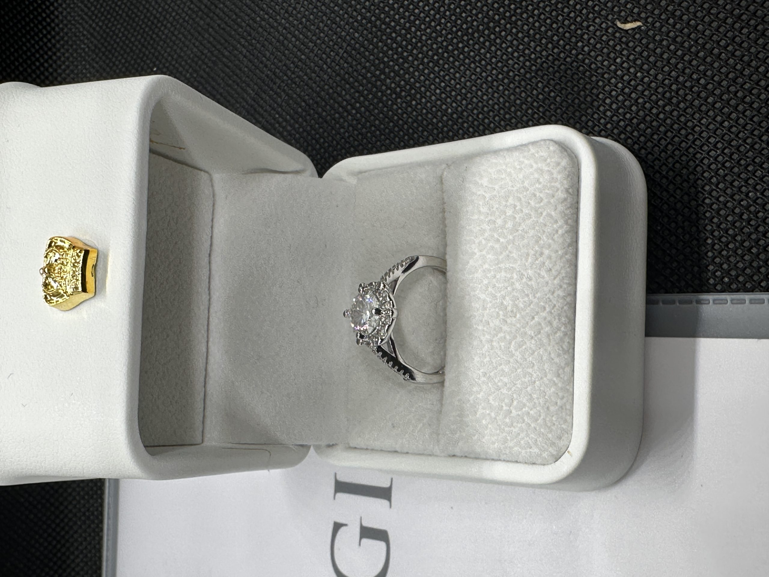 指輪ダイヤ ダイヤモンド 1 カラット 天然ダイヤモンド1.01ct GIA鑑定書 AU750指輪